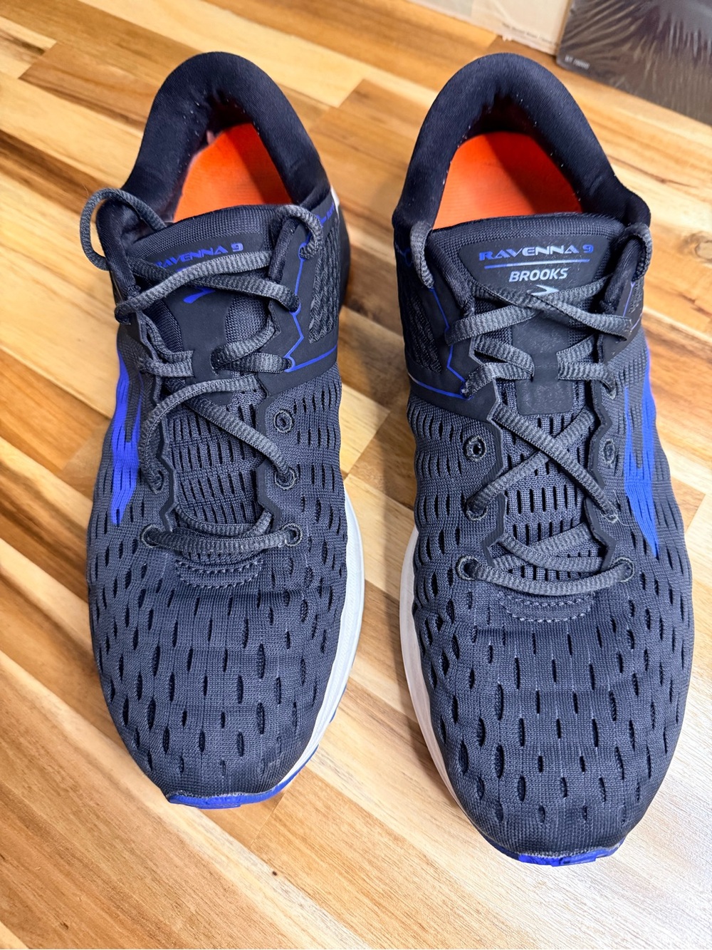 Brooks Ravenna Running Shoes wide width 10.5 activewear sporty blokecore walking